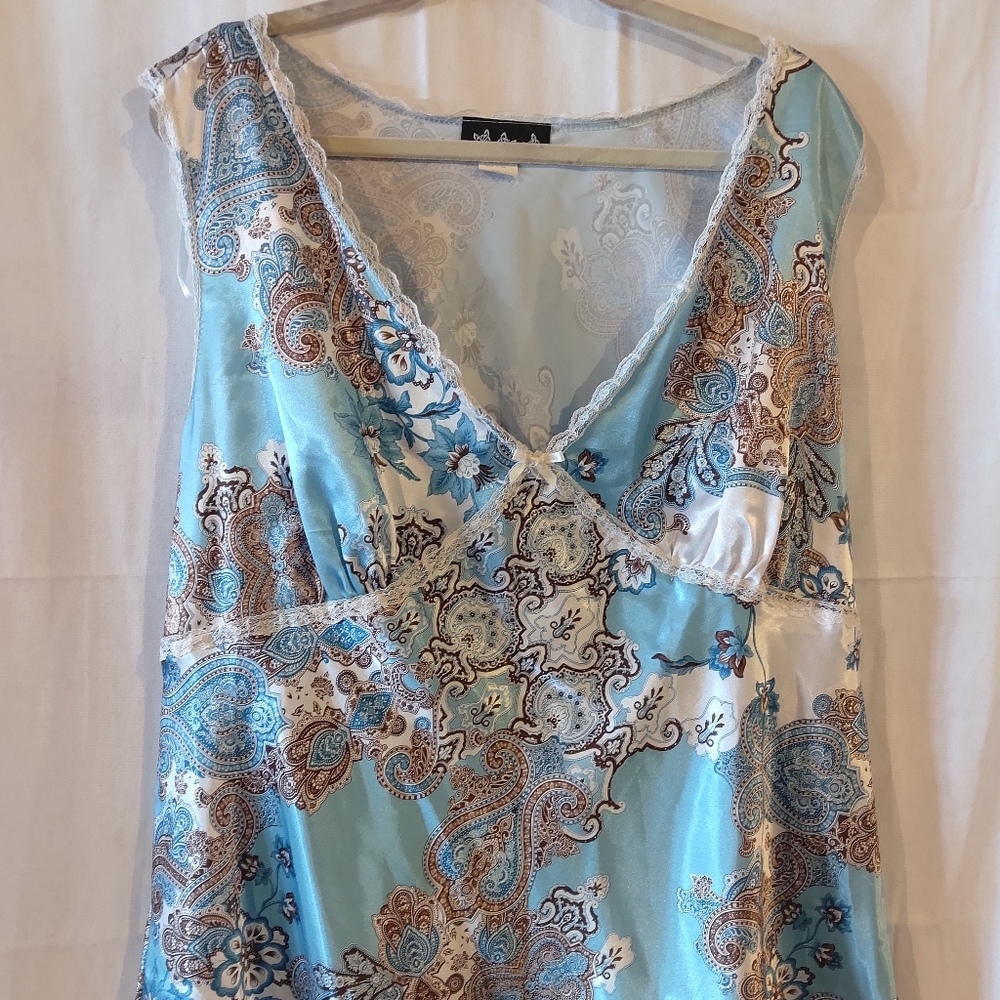 Women's Blue White Sleeveless Top By Madame Size 2X